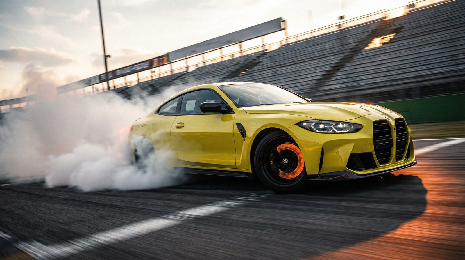 淘AV宝马M4碳纤维改装视频